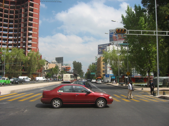Metrobús.1 - Insurgentes